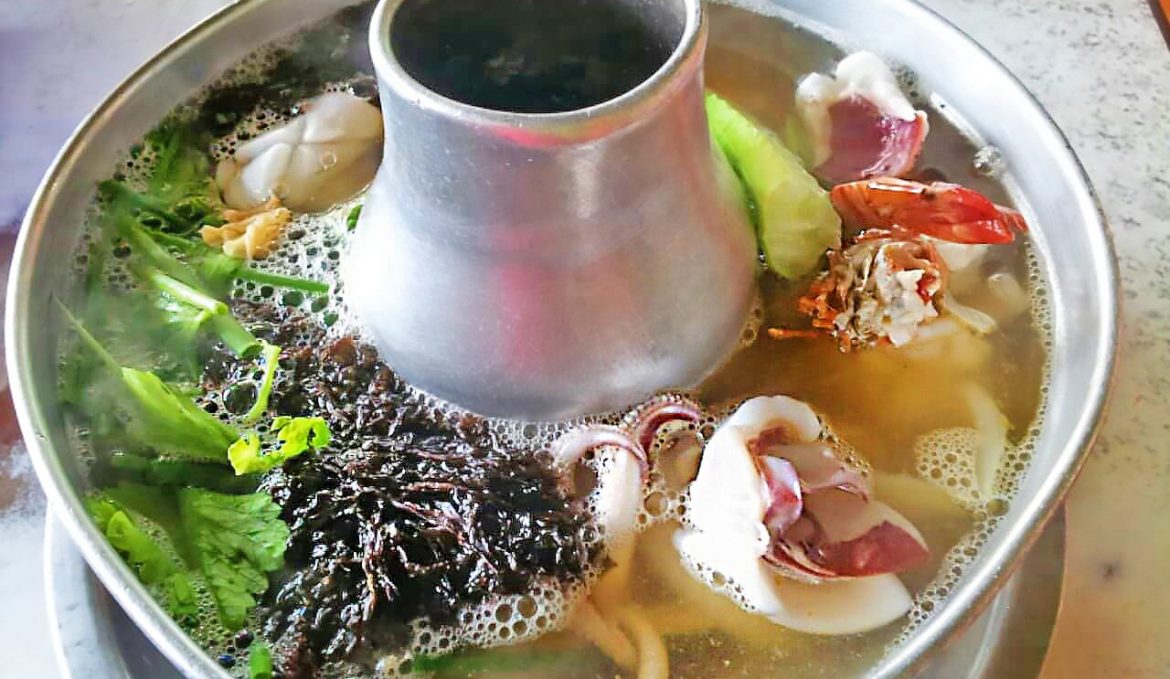 แกงจืดสาหร่ายรวมมิตรทะเล