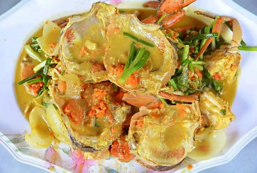 Stir-fried ( sea meat crab / sea egg crab) with curry powder